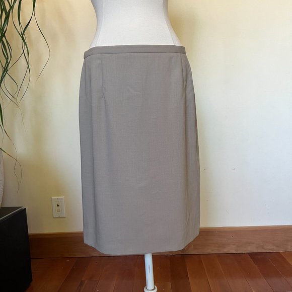 Giorgio Armani Le Collezioni Stone Wool  2 Piece Skirt Suit 14 - Picture 11 of 15